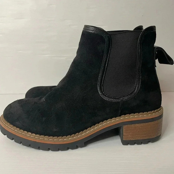 BTU by Bertuchi Lug Sole Black Suede Leather Boots Size 9 - Picture 3 of 13